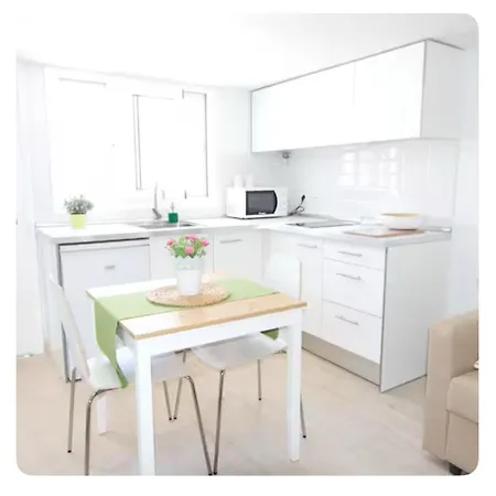 Charming 5 Min Walking From Apartment *