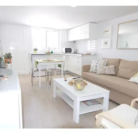 Charming 5 Min Walking From * Tias